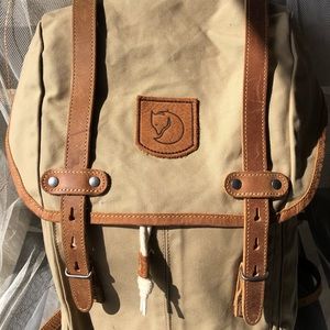 Fjallraven Rucksack No. 21 Medium Backpack